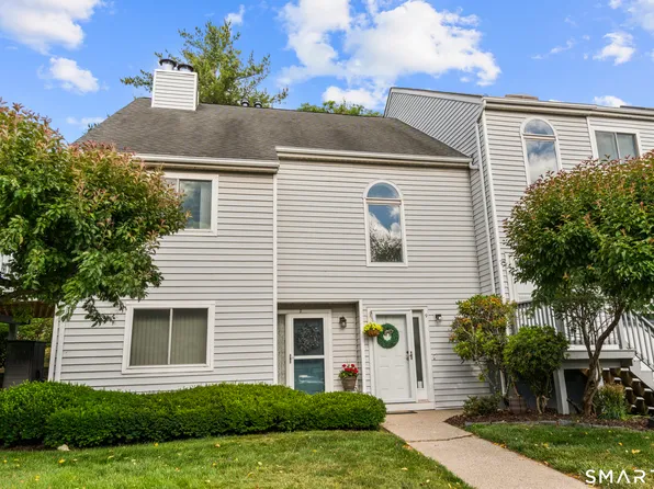 9 Clubhouse Drive, Cromwell, CT 06416