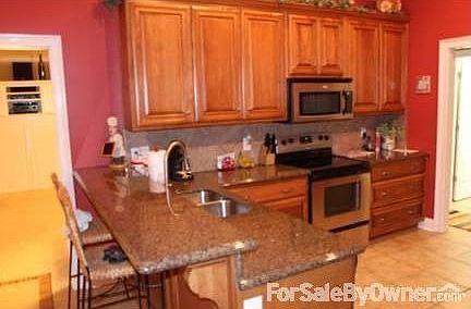 Custom maple cabinets & granite counters