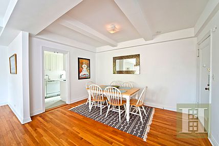 3rd image of 400 E 52nd St APT 17A