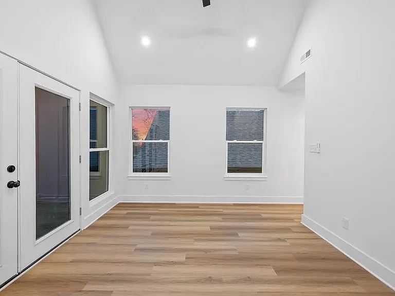 4422 Grand Ave #B — Photo 12