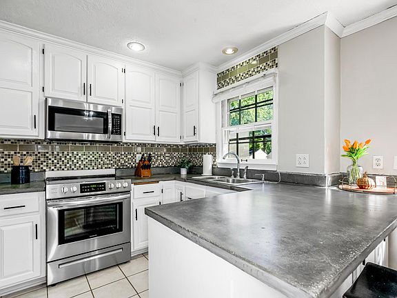 5th image of 5406 Sherwood Dr