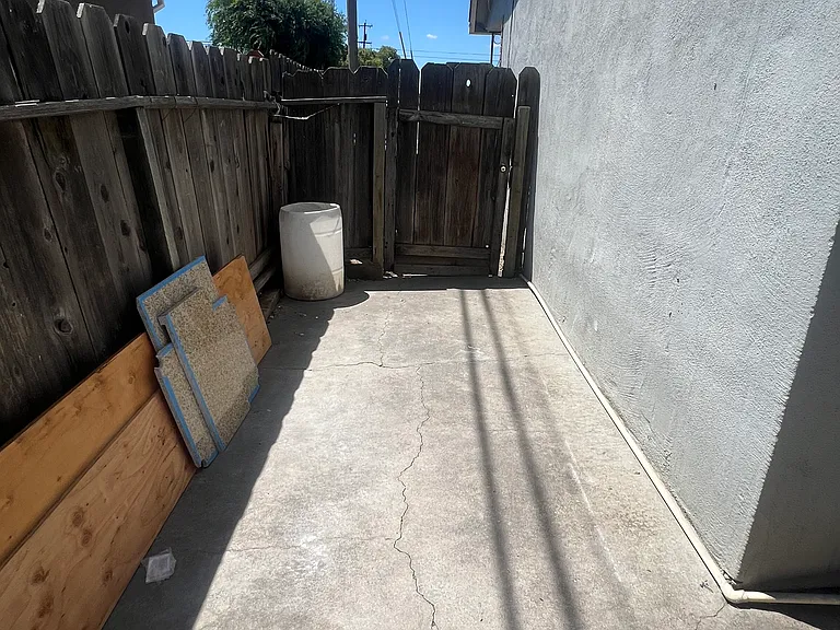 299 E Frances St #2 — Photo 17