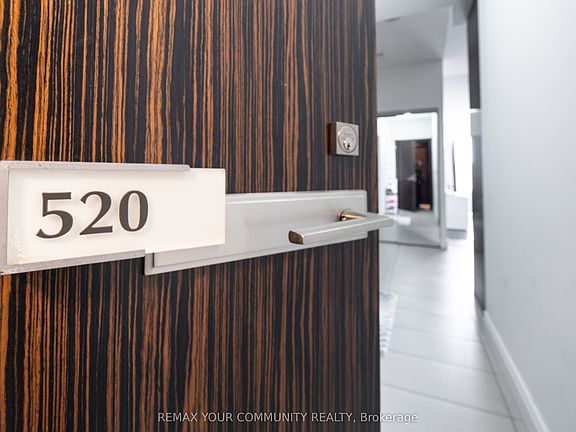 4th image of 325 S Park Rd #520