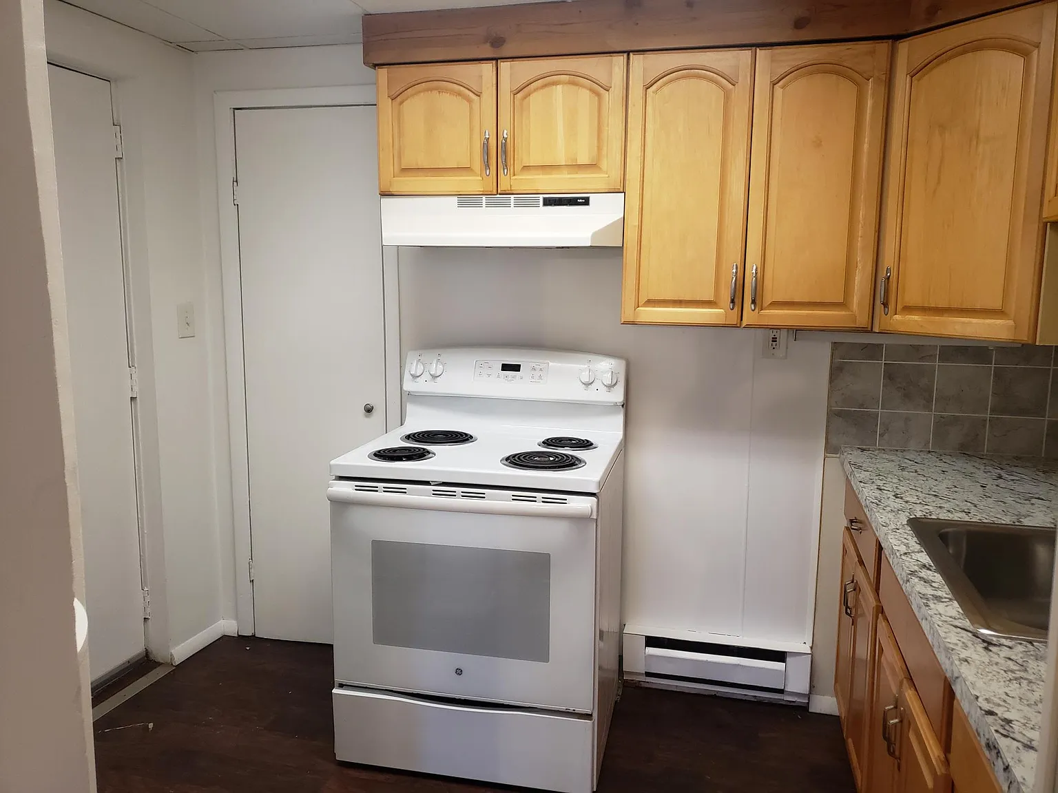 2 bed, 1988 sqft, $1,875 — Photo 2
