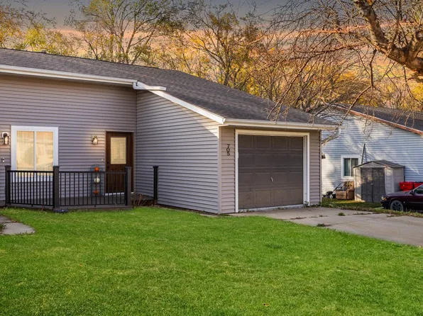 705 Berg Blvd SE, Stewartville, MN 55976
