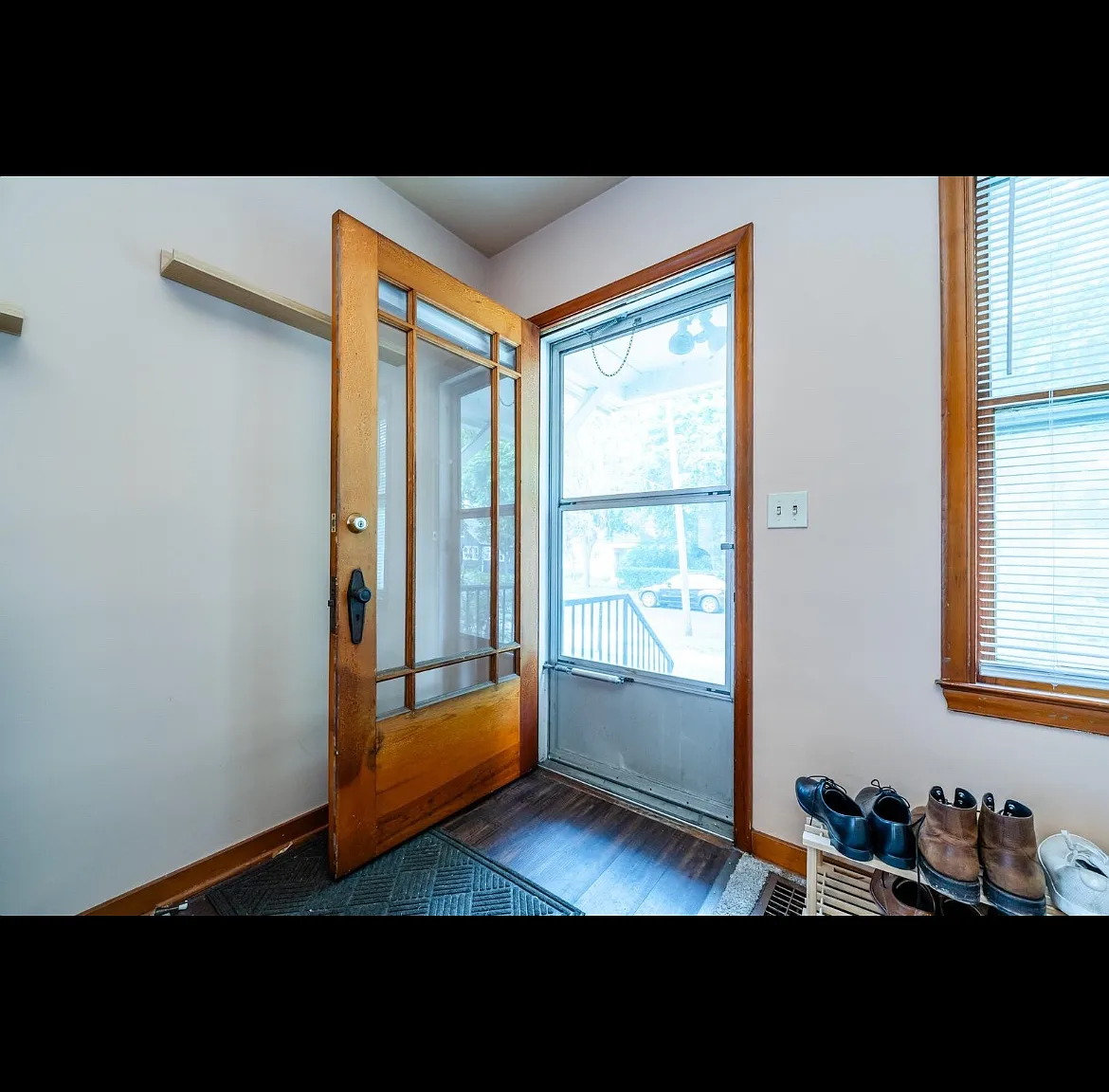 3 bed, 1.5 bath, 1200 sqft, $1,575 — Photo 2