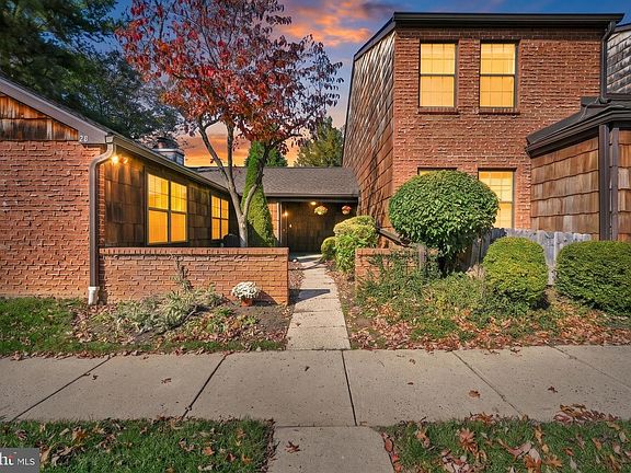 4th image of 36 Rittenhouse Ct #197