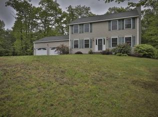 26 Gailor Ln, Hooksett, NH 03106