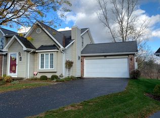 16 Towne Square Dr, Lancaster, NY