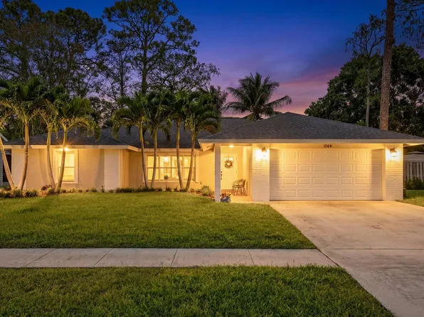 1064 Raintree Lane, Wellington, FL 33414