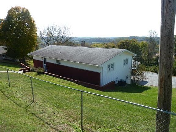2nd image of 10727 Dogwood Rd