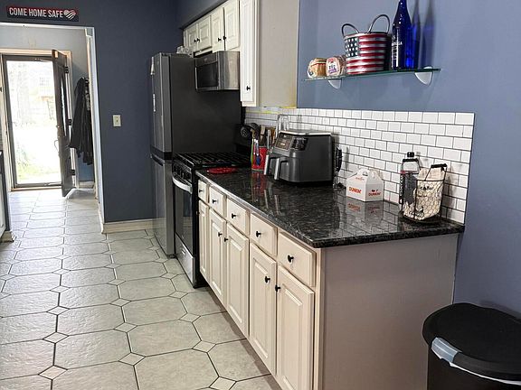 2nd image of 210 Raritan Place