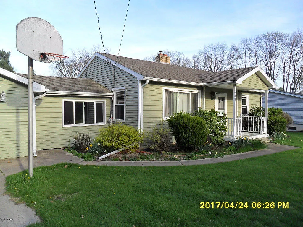 485 Powell Rd photo 1