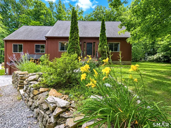 67 Woodcutters Drive, Bethany, CT 06524