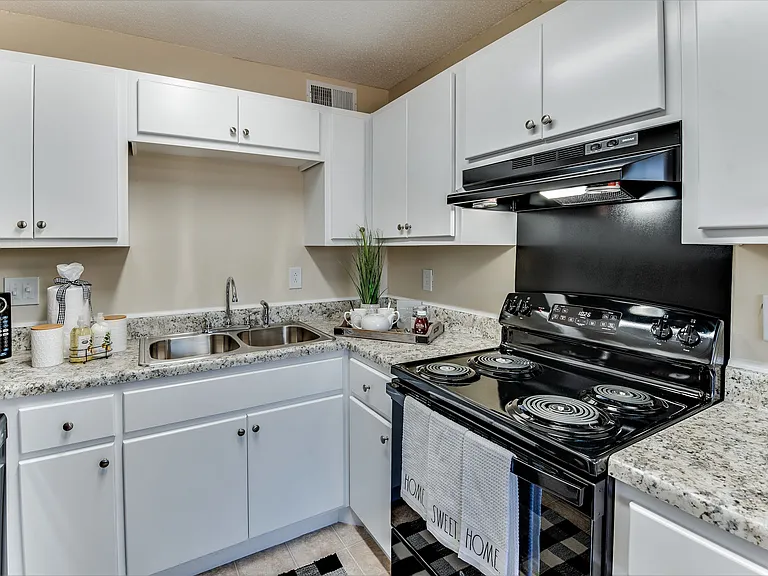 Fountain Square Apartment Homes — Photo 38