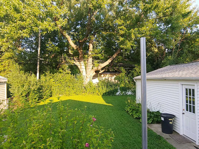3904 Linwood Ave — Photo 12