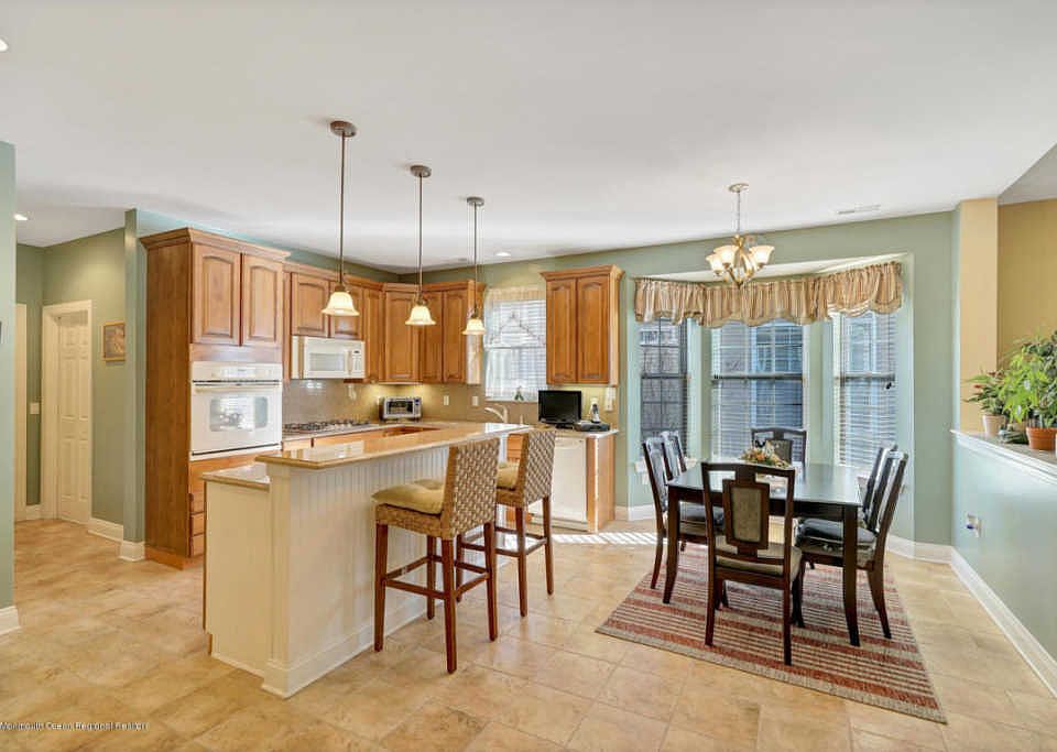 1st image of 504 Bennington Ln