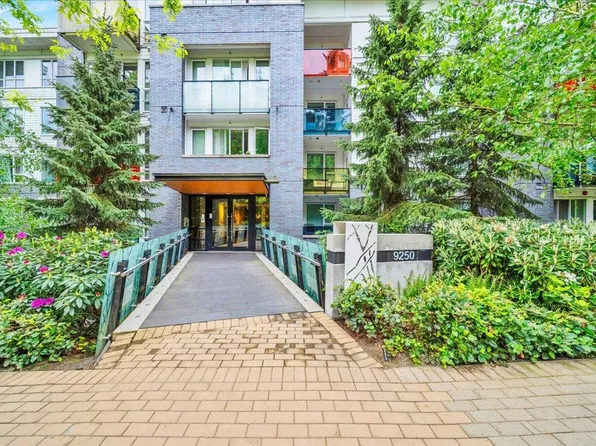 9250 University High St #218, Burnaby, BC V5A 0B3