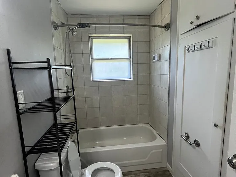 4200 Shirley Dr — Photo 8