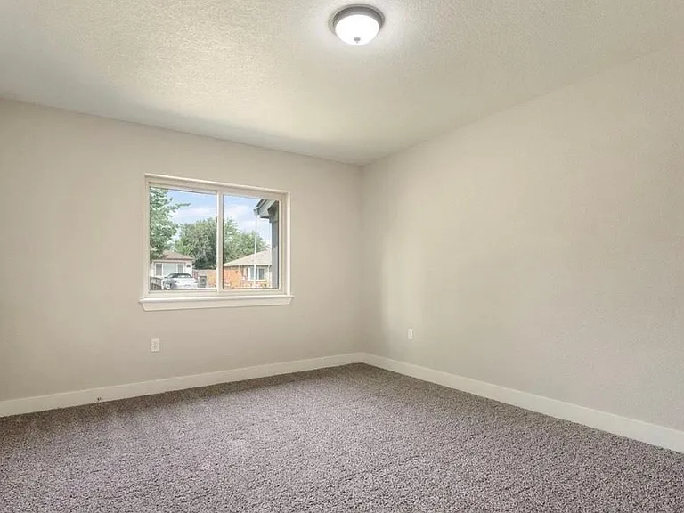 1220 Tucson St — Photo 8