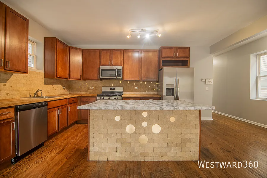 Three bed duplex down available 9/1 — Photo 1
