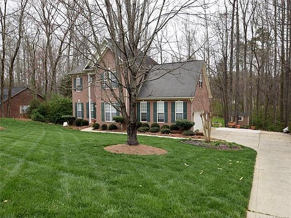 2nd image of 5824 Crown Hill Dr