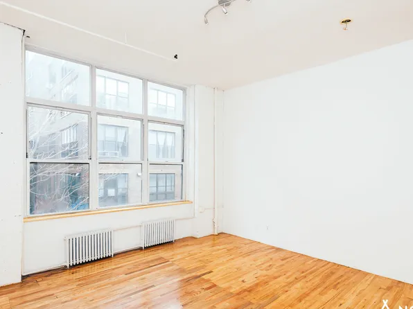 476 Jefferson Street image 1 of 4