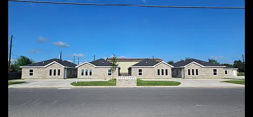 The Oasis Apartments Photo 1