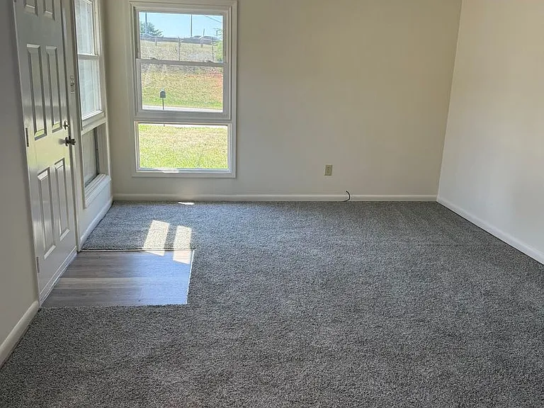 1725 E Cone Blvd #B — Photo 2