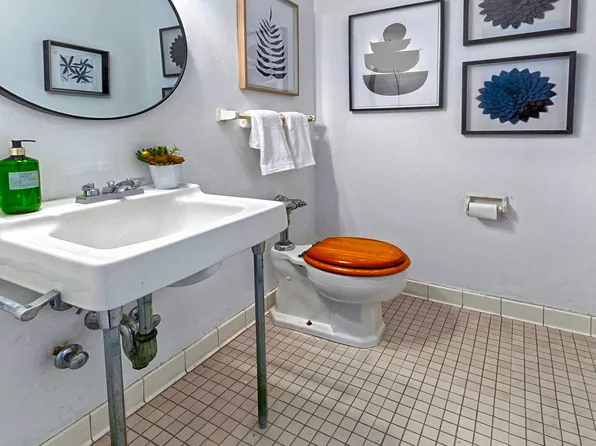 35 Sutton Place image 10 of 14