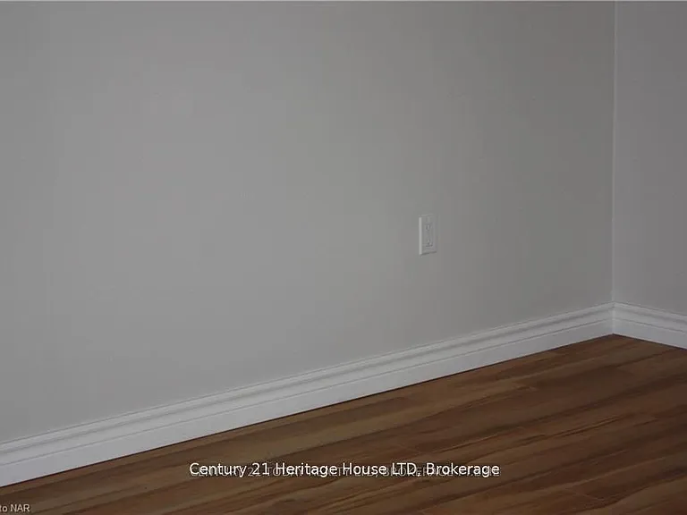 238 Bertie St #1 — Photo 11