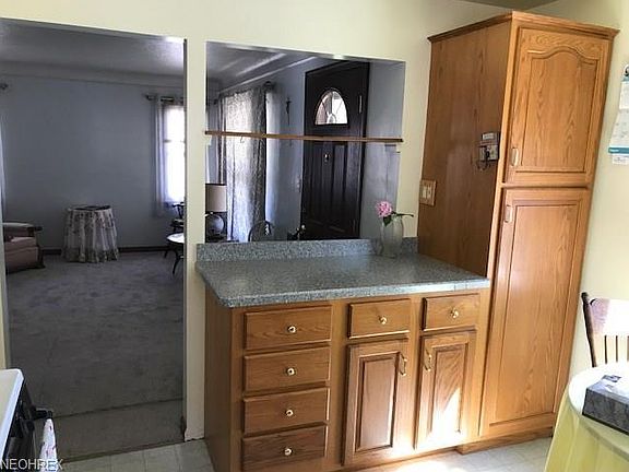 5th image of 4390 W 139th St