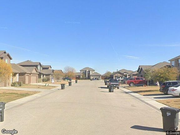 Exterior Neighborhood (street photo)