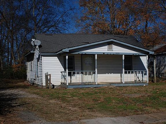 5th image of 509 Hundred Oaks St