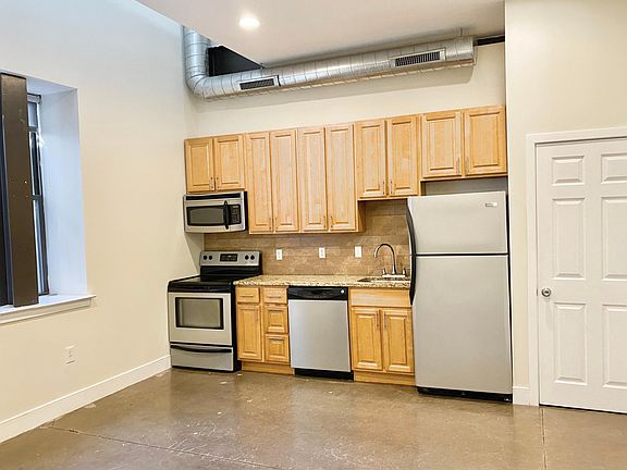 3rd image of 190 W Berks St #O9