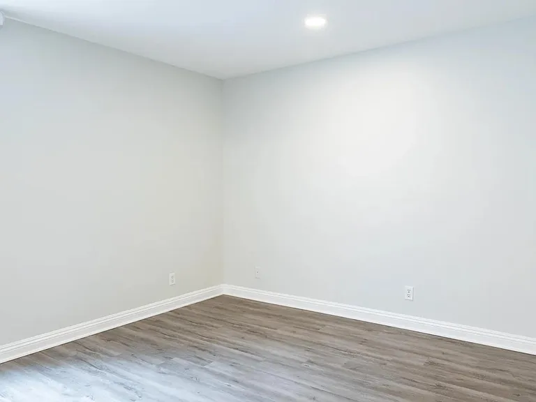 314 South Manhattan Place — Photo 6