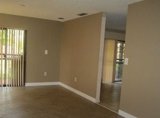 752 SW 97 Place Cir, Miami, FL 33174