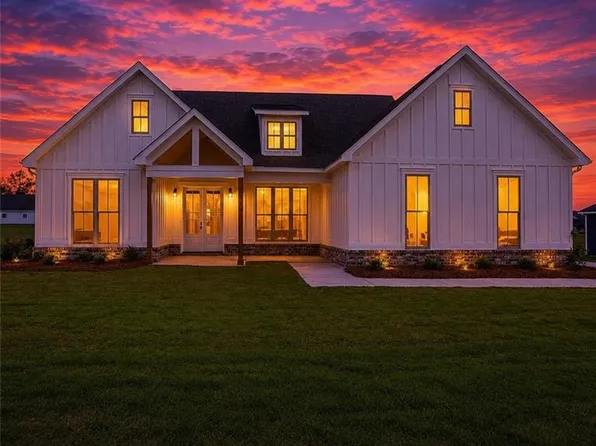 1109 Clara Dr, Valley, AL 36854