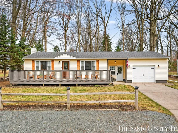 840 Wilson Ave, Norton Shores, MI 49441