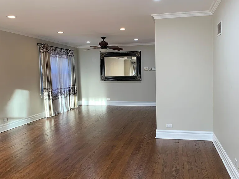 8305 E Prairie Rd — Photo 1