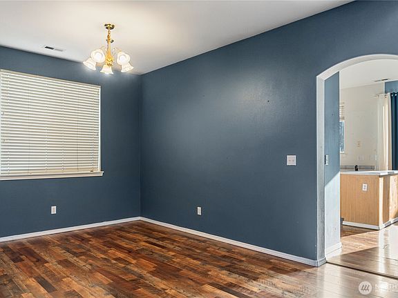 3rd image of 9016 176th Street Ct E