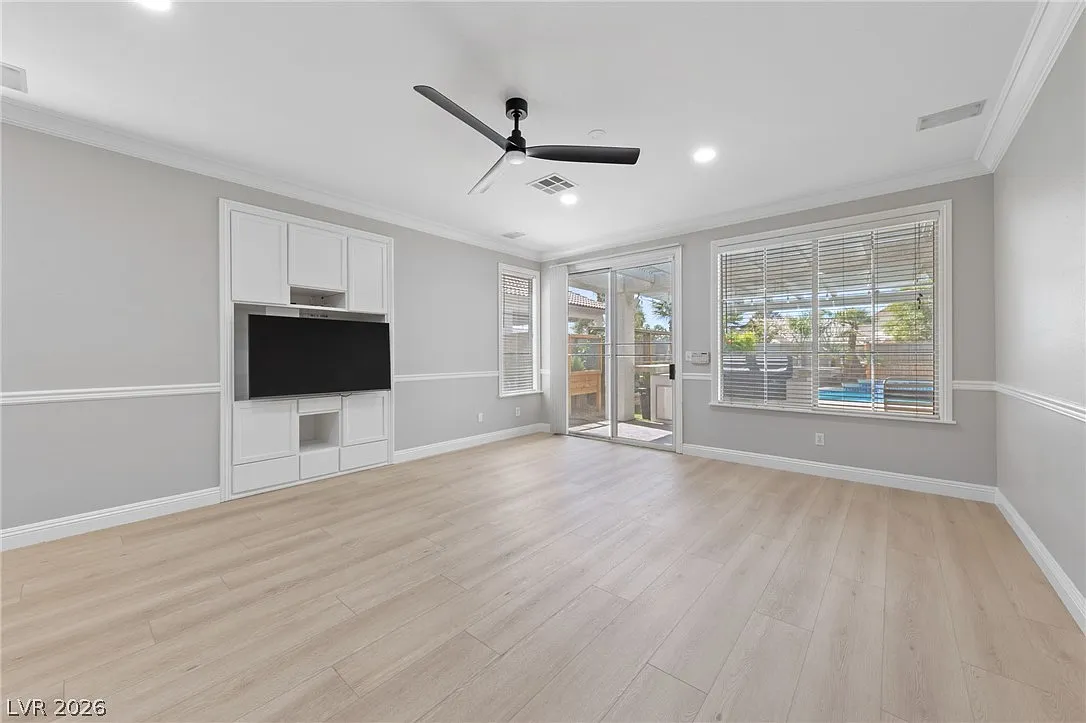 4 bed, 2.0 bath, 1928 sqft, $2,995 — Photo 4