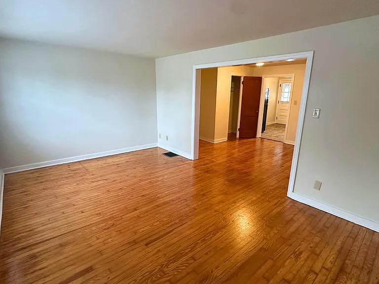 1331 Lititz Rd — Photo 3