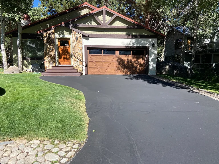 125 Wagon Wheel Rd — Photo 2