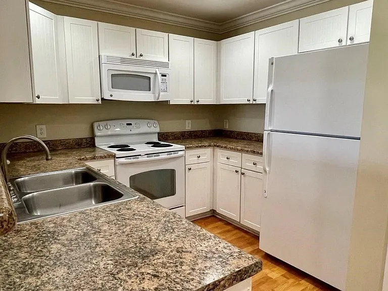 1725 Harvey Mitchell Pkwy S #1927 — Photo 5