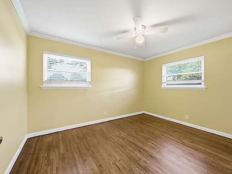 2820 S Hudson Ave — Photo 14