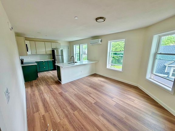 4th image of 23 Pembroke St #3