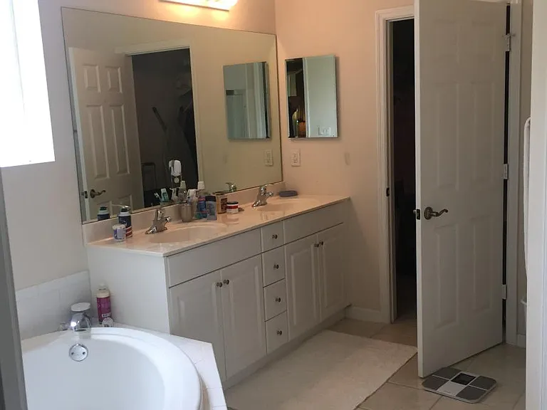 1054 Jardin Dr — Photo 12