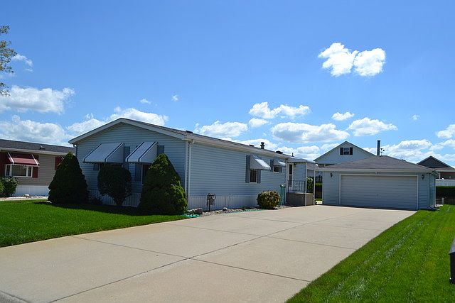 1st image of 10863 W Gateway Dr