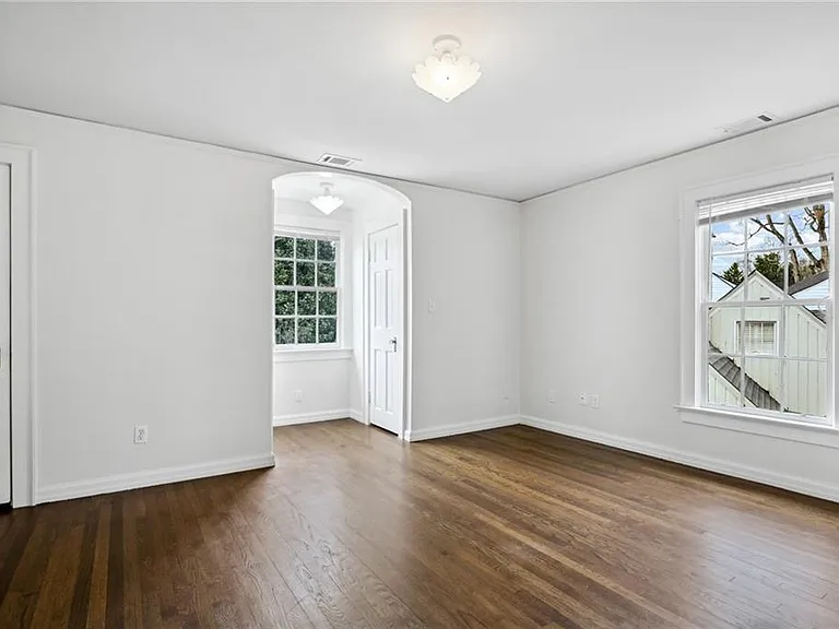 2878 N Hills Dr NE — Photo 28